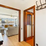 Sunny 3br2ba W Private Terrace Ac