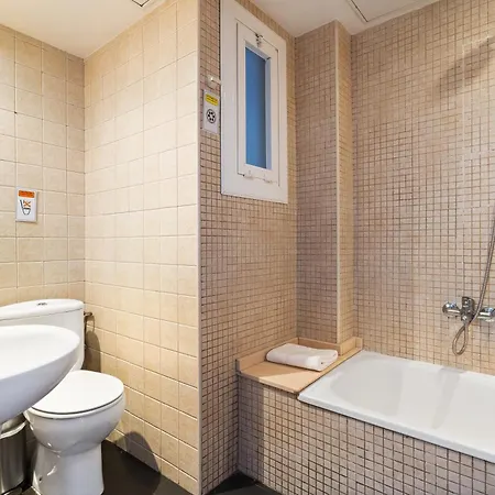 Apartment Chic 3br Retreat With Private Terrace *