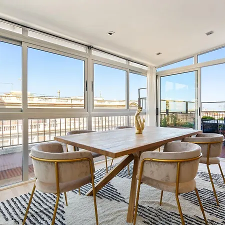 Apartment Chic 3br Retreat With Private Terrace *