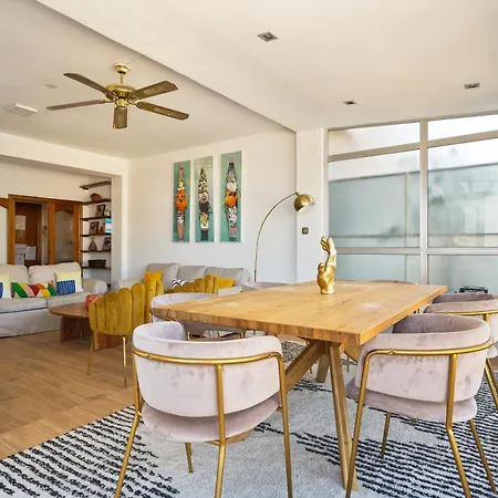 شقة Chic 3br Retreat With Private Terrace