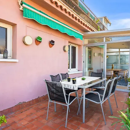 شقة Chic 3br Retreat With Private Terrace *