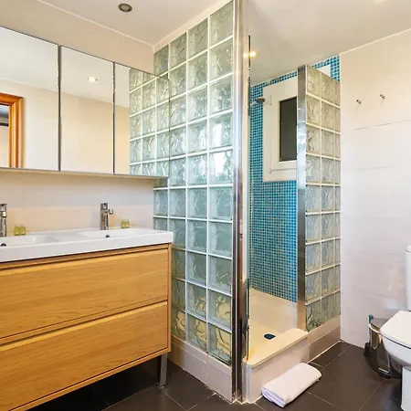 דירה Chic 3br Retreat With Private Terrace